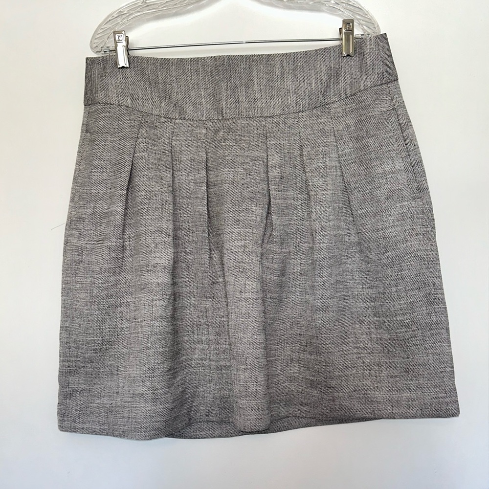 The Limited above the knee skirt w/ lining